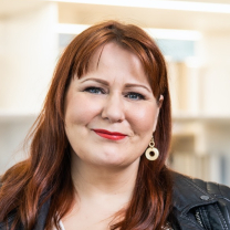 Elina Hiltunen, Futuristi, Tietokirjailija